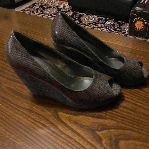 Christin Michaels Wedge Size 6 1/2 - Picture 4 of 8